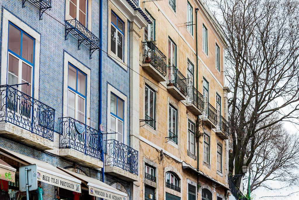 Kiedy właściciel może wypowiedzieć najem oparty na dawnej decyzji kwaterunkowej, co oznacza podpisanie nowej umowy